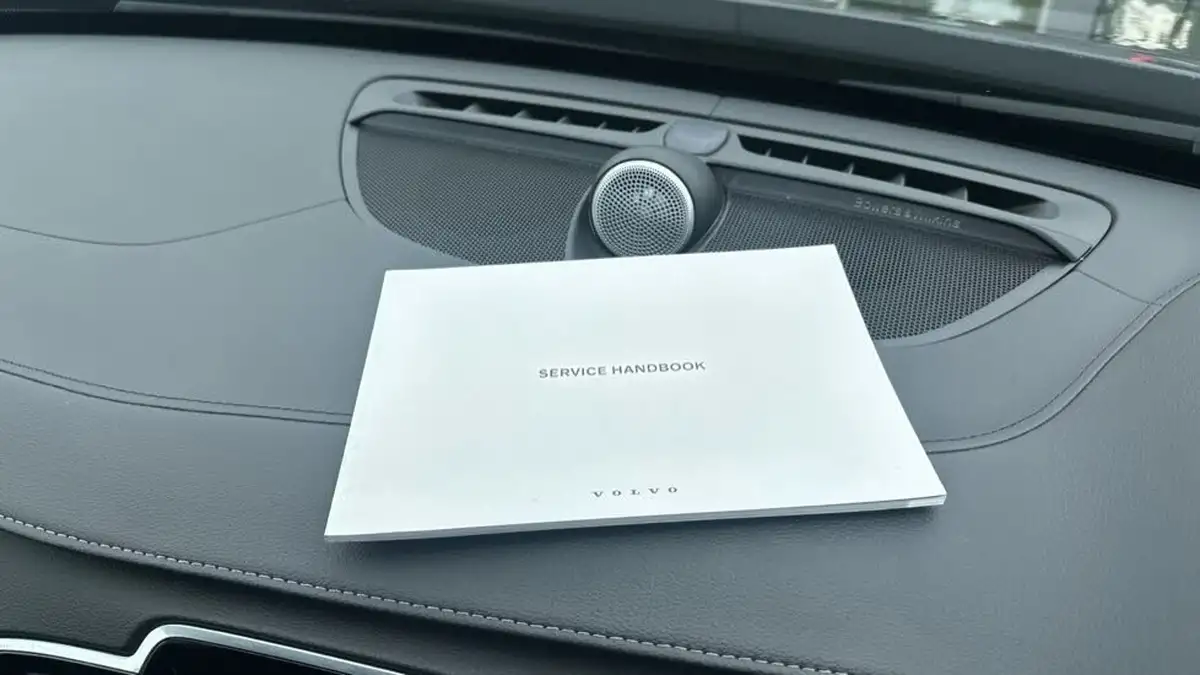 2024-volvo-xc90-20-t8-ultimate-dark-big-13