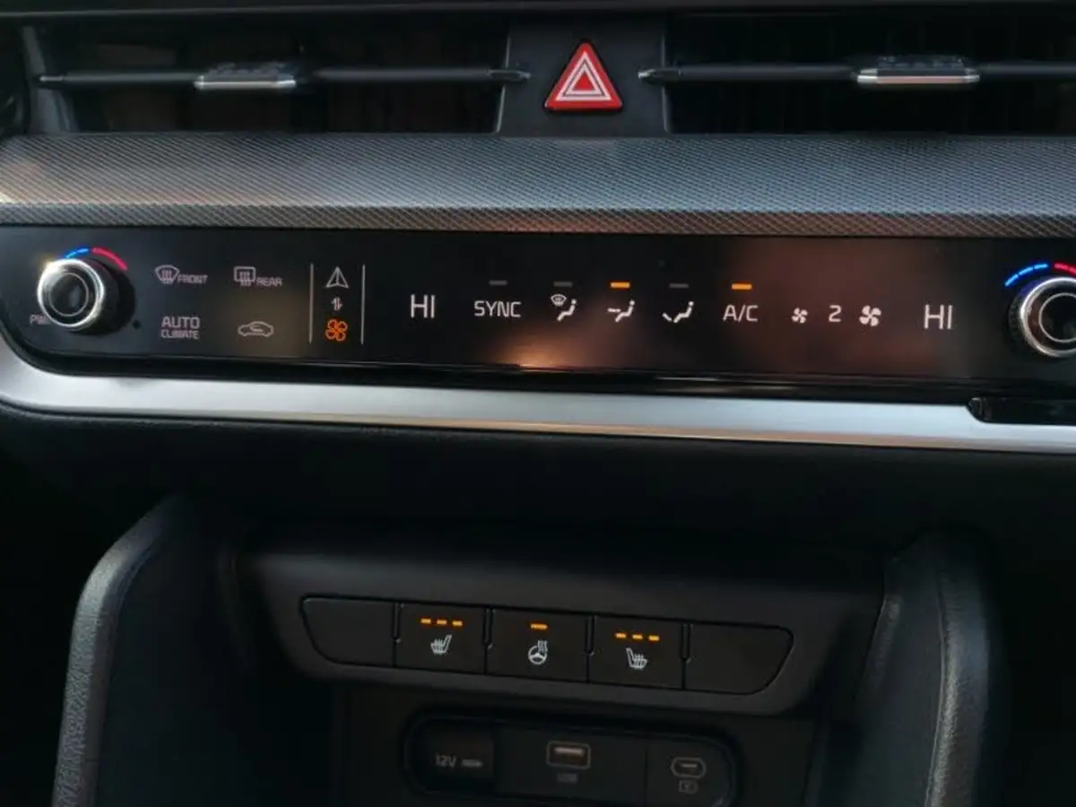 2023-kia-sportage-16-t-gdi-3-148bhp-big-16
