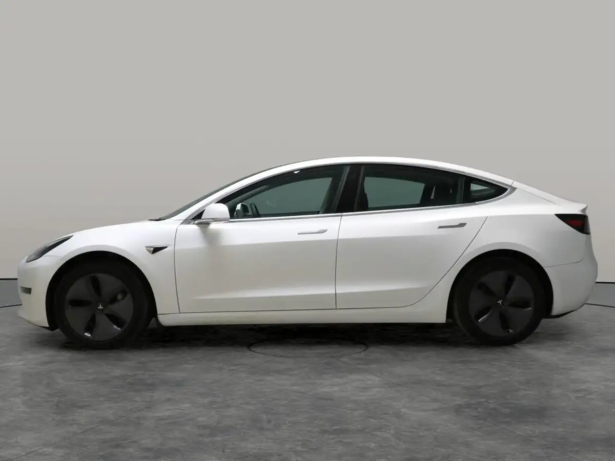 2020-tesla-model-3-e-long-range-big-14