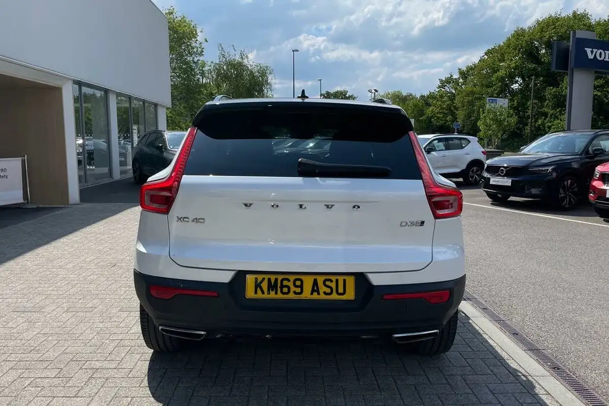 2019-volvo-xc40-20td-d3-r-design-awd-geartronic-big-7
