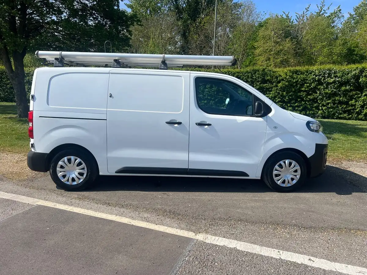 2019-peugeot-expert-15-bluehdi-professional-compact-1000-big-4