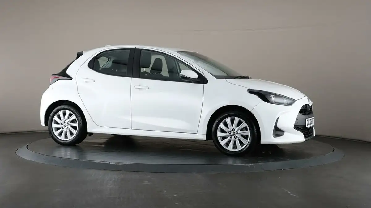 2022-toyota-yaris-15-vvt-i-icon-big-48