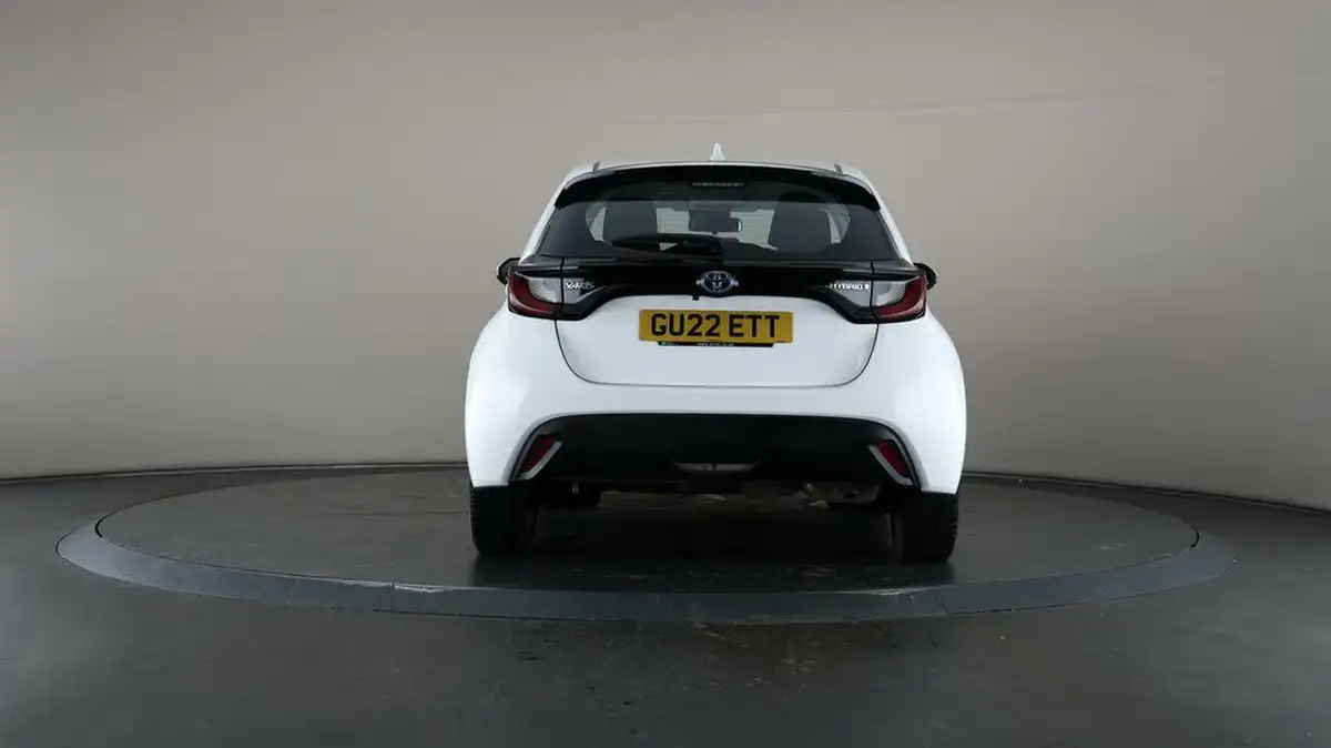 2022-toyota-yaris-15-vvt-i-icon-big-24