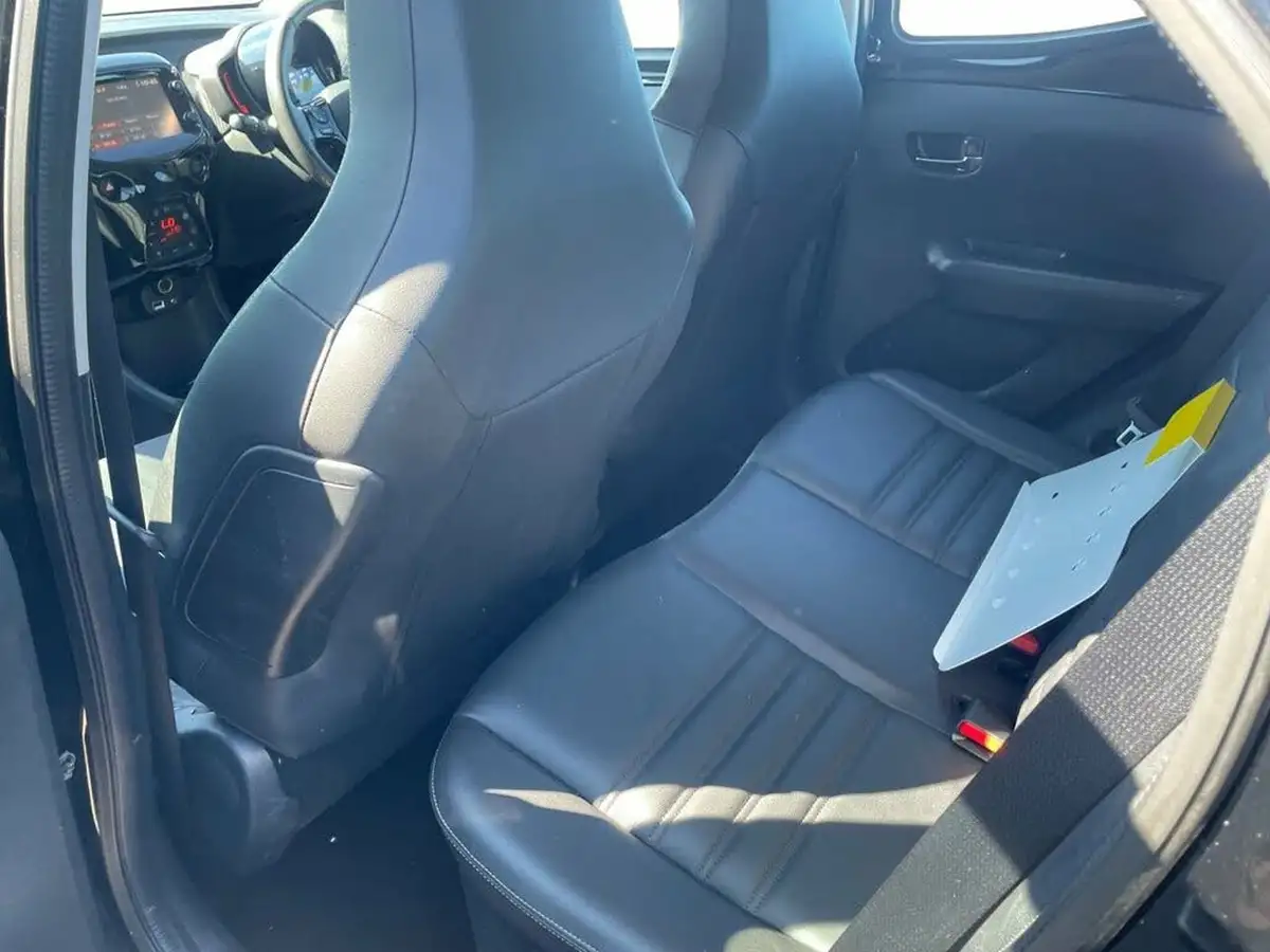 2015-toyota-aygo-10-vvt-i-x-clusiv-5d-big-16