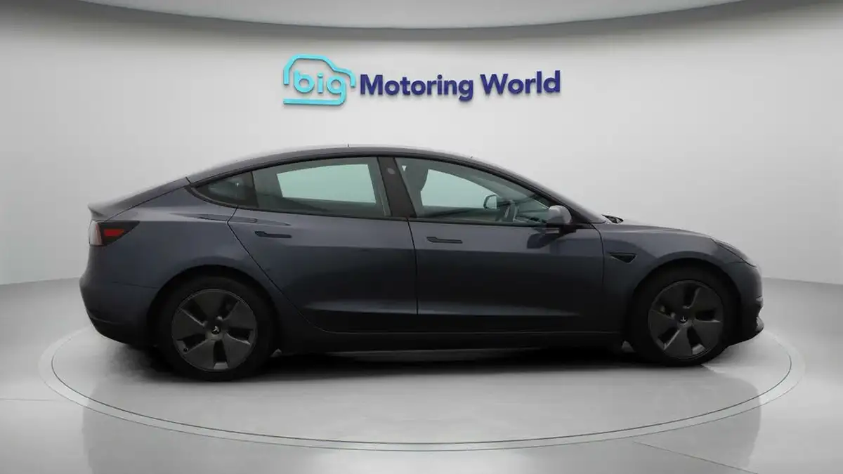 2021-tesla-model-3-e-long-range-4x4-big-8