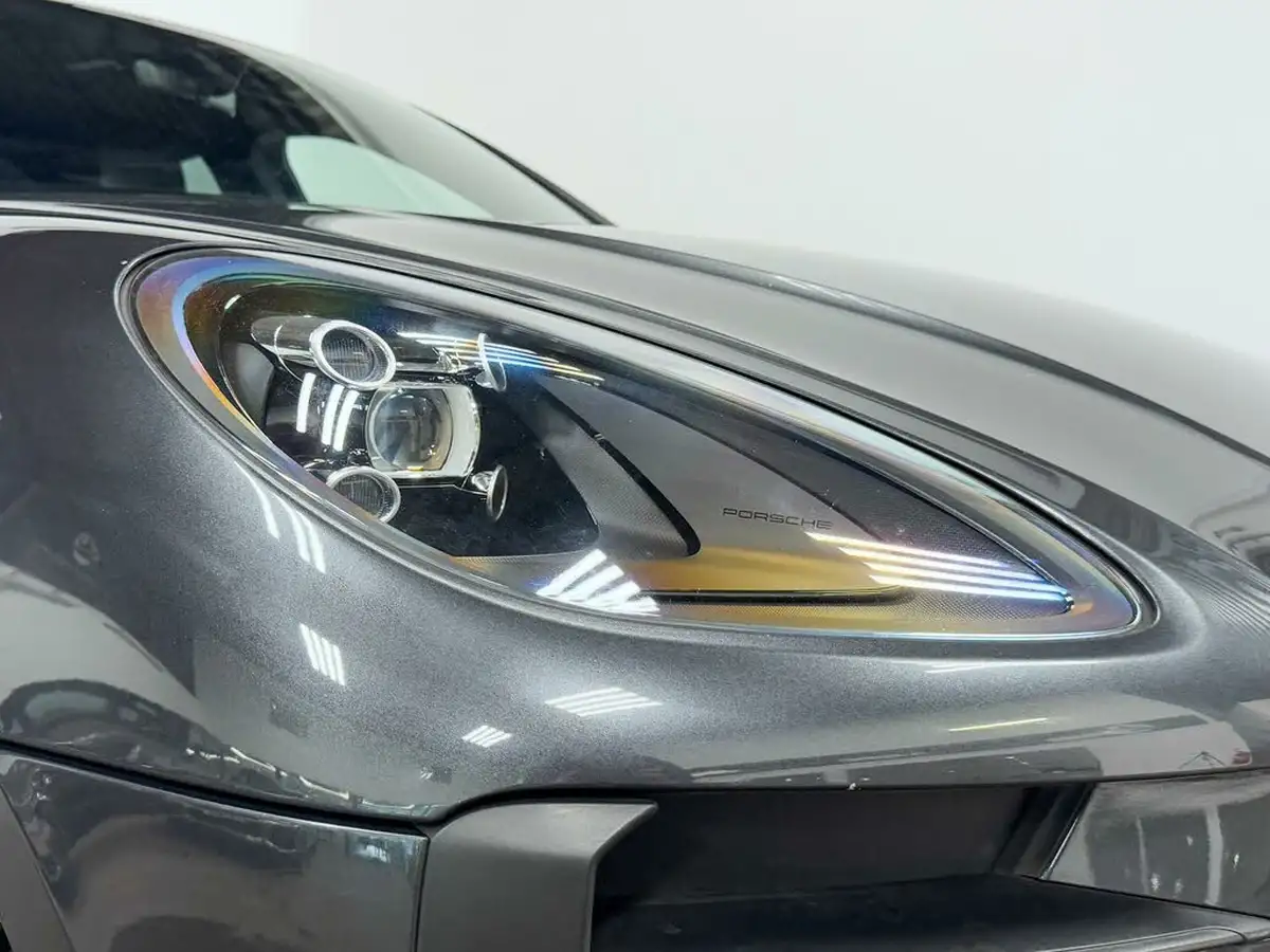 2019-porsche-macan-20-big-11