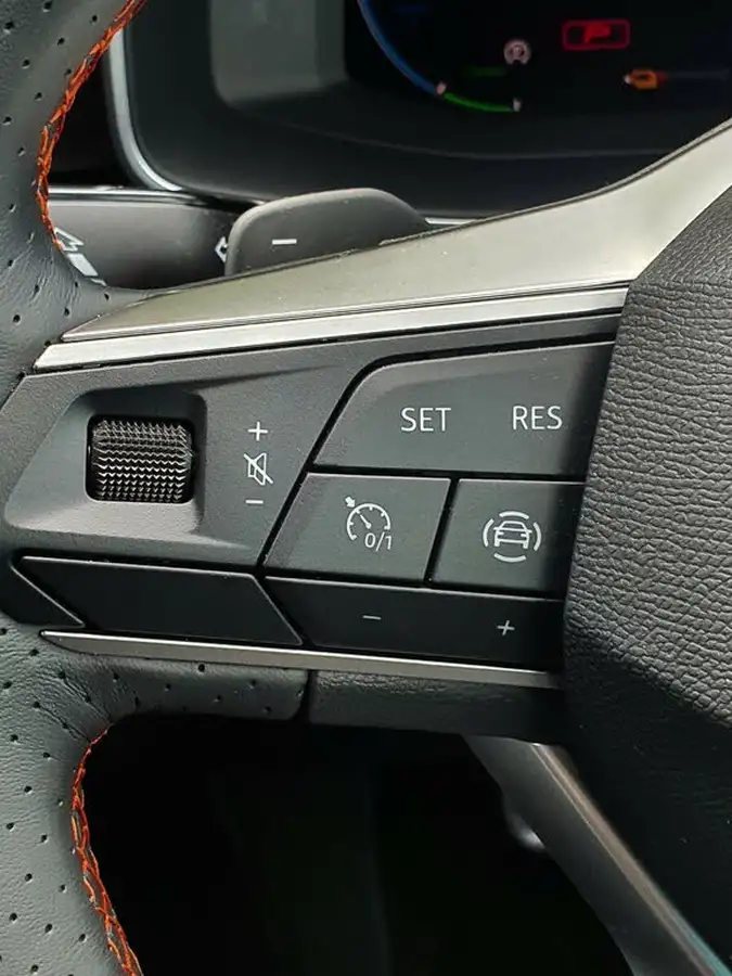 2024-seat-leon-14-e-hybrid-fr-hatchback-big-27