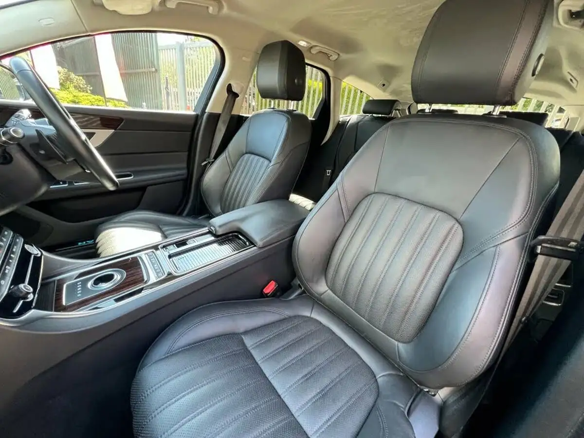 2019-jaguar-xf-20i-portfolio-250ps-sportbrake-5d-big-18