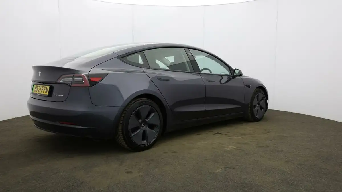 2021-tesla-model-3-e-long-range-4x4-big-57