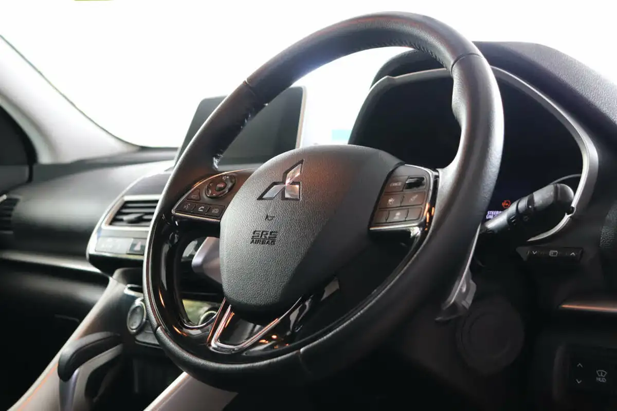 2018-mitsubishi-eclipse-cross-15-4-auto-big-17