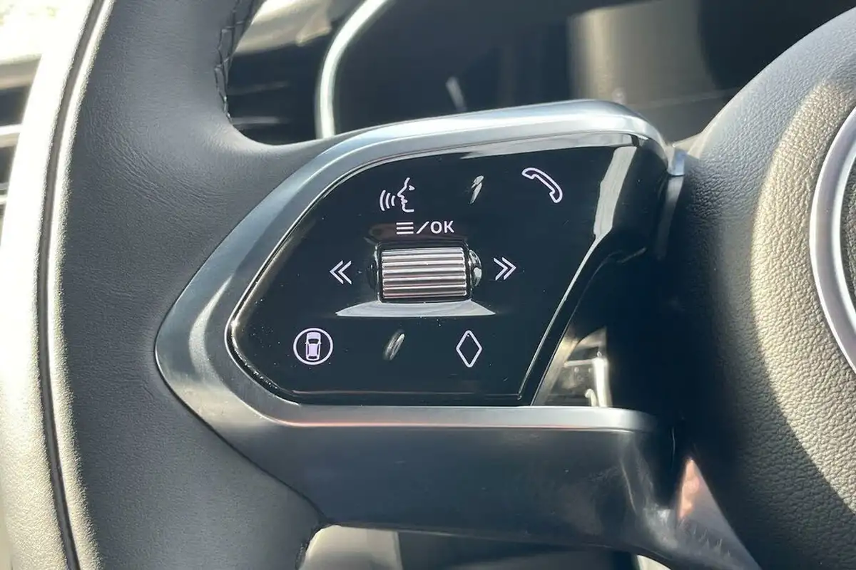 2024-jaguar-f-pace-20-p400e-r-dynamic-hse-black-90th-anniversary-edition-big-24