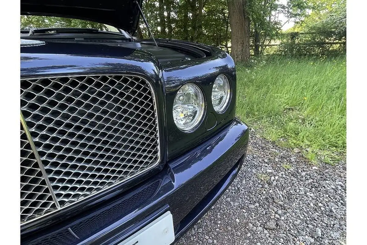 2006-bentley-azure-68-big-48