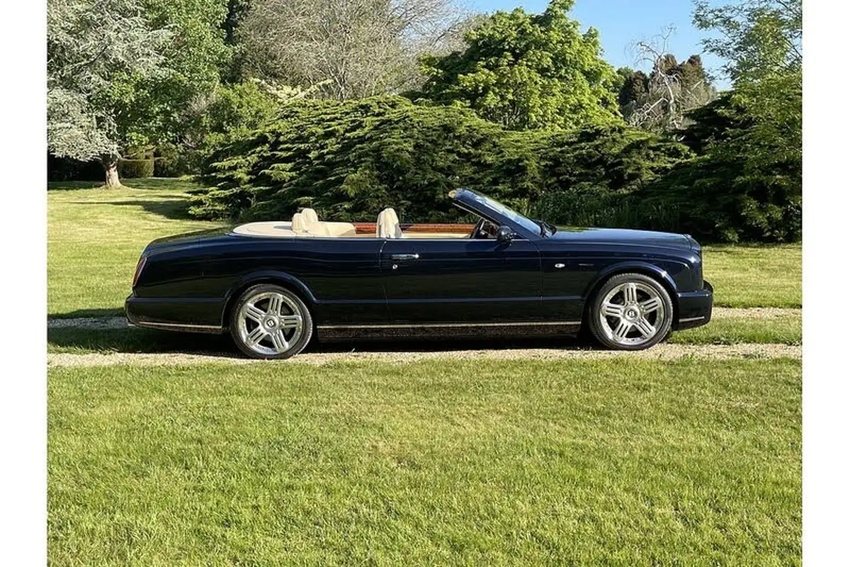 2006-bentley-azure-68-big-44