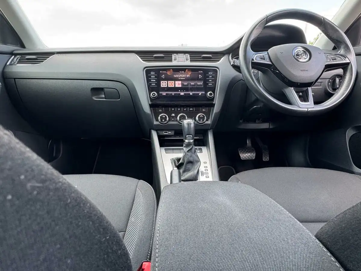 2018-skoda-octavia-14-tsi-se-hatchback-dsg-big-13