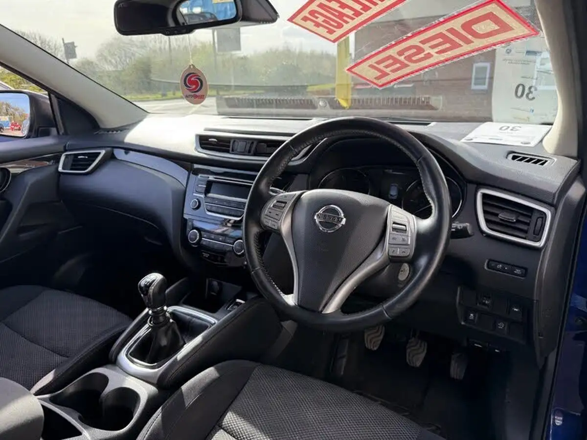 2017-nissan-qashqai-15dci-acenta-smart-vision-packtech-pack-big-17