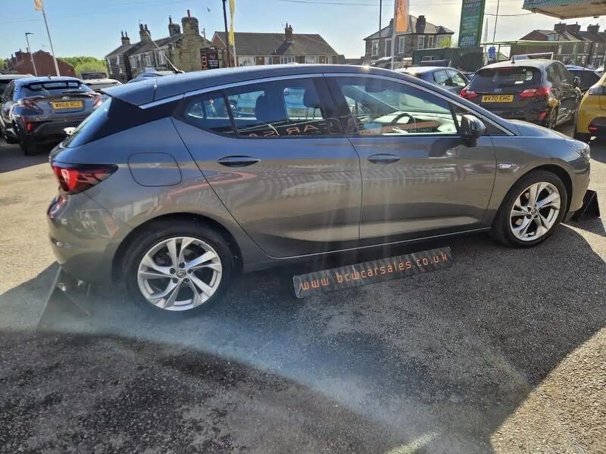 2021-vauxhall-astra-12-turbo-sri-145ps-big-9