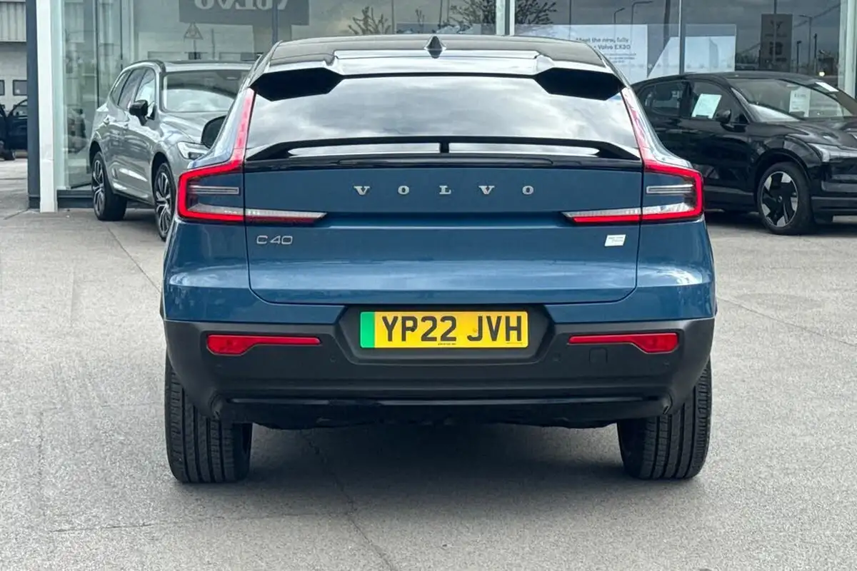 2022-volvo-c40-e-twin-recharge-pro-big-38