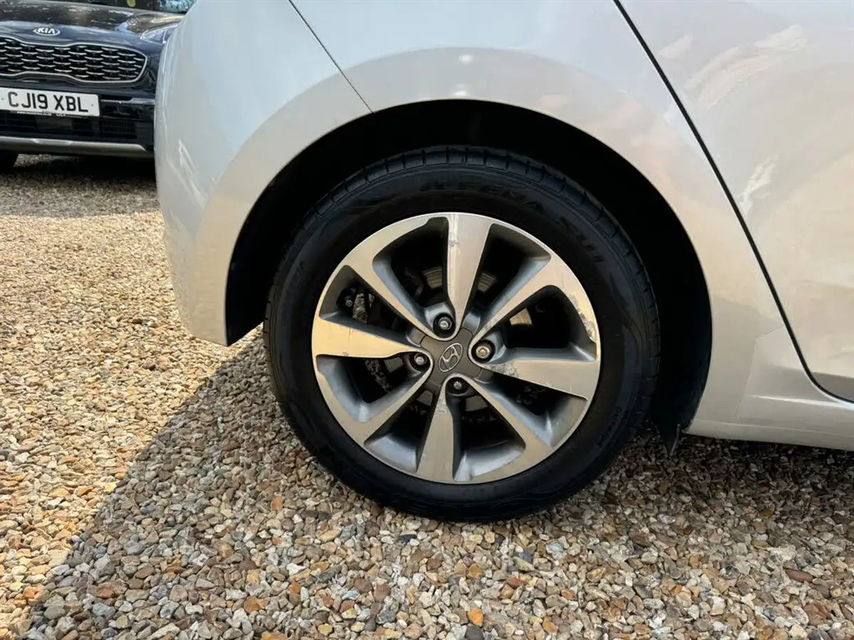 2017-hyundai-i20-10-t-gdi-turbo-edition-big-6