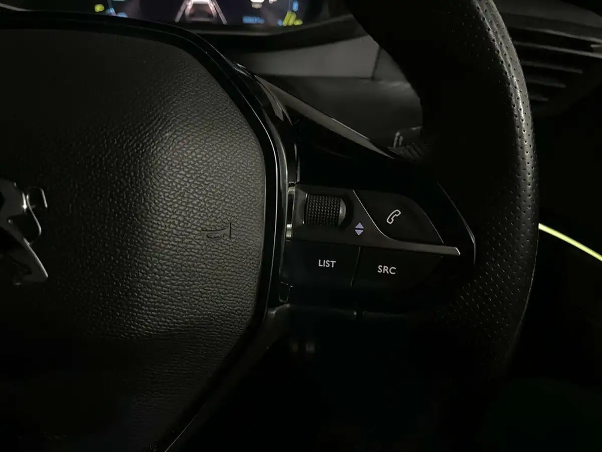 2021-peugeot-2008-suv-e-gt-premium-big-18