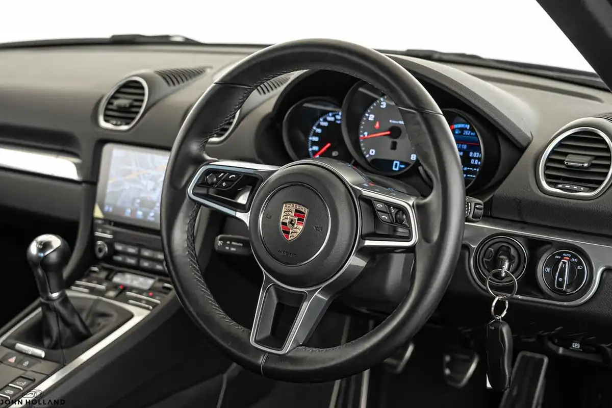 2020-porsche-cayman-718-25-cayman-s-big-26