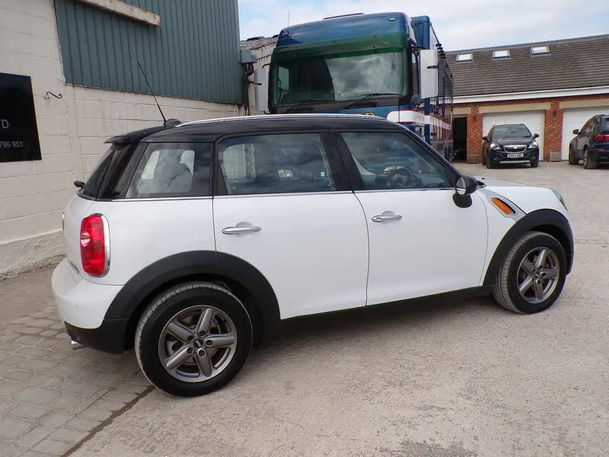 2011-mini-countryman-16td-cooper-d-112bhp-1598cc-big-9