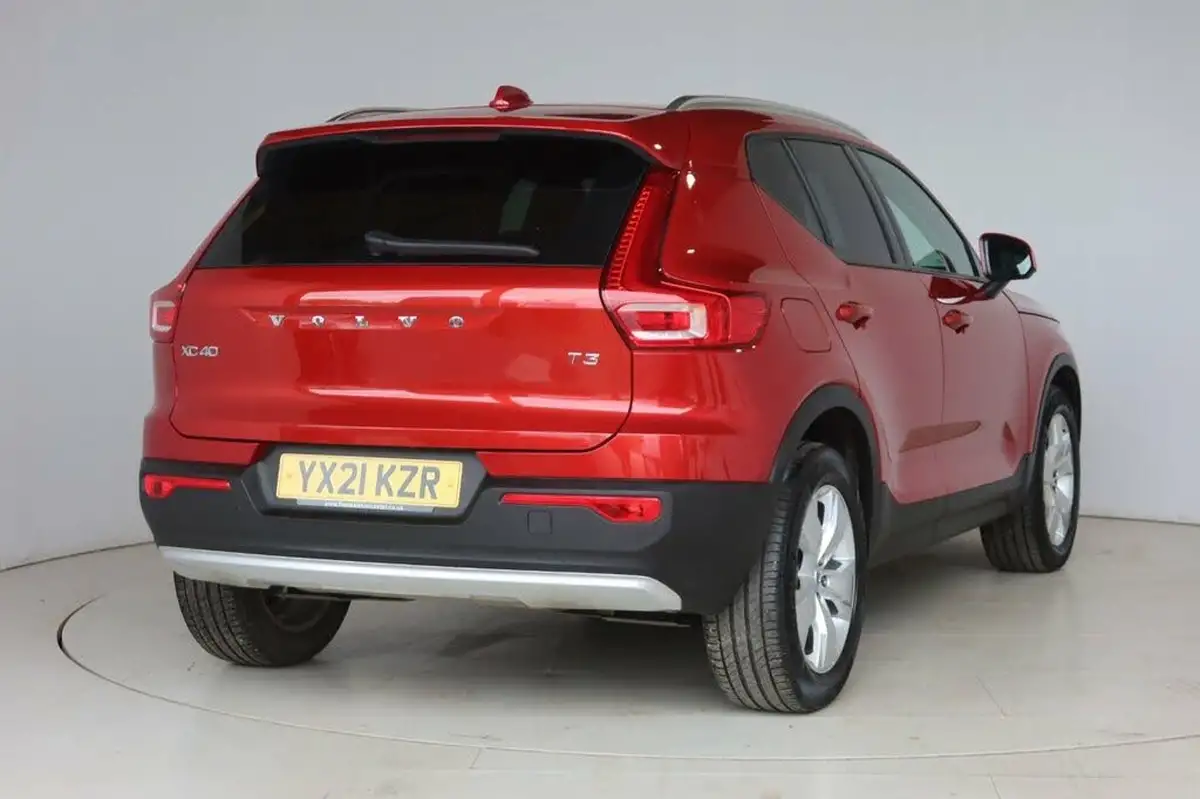 2021-volvo-xc40-15-t3-momentum-161bhp-big-12