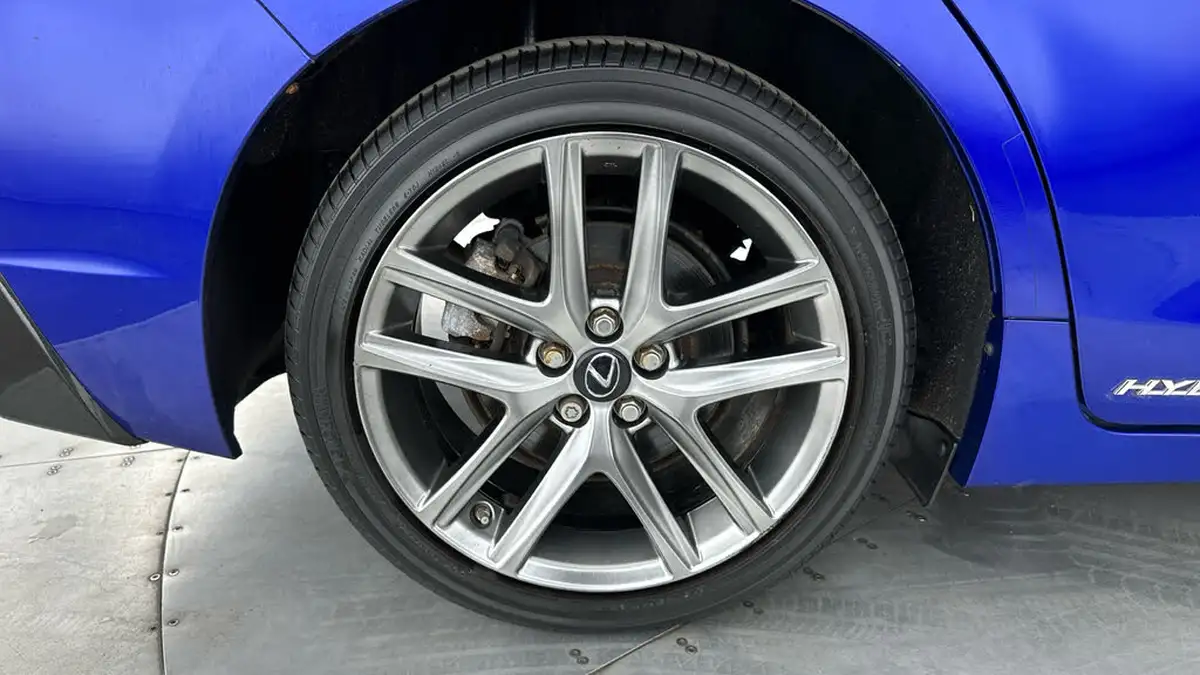 2018-lexus-ct-200h-18-f-sport-big-18