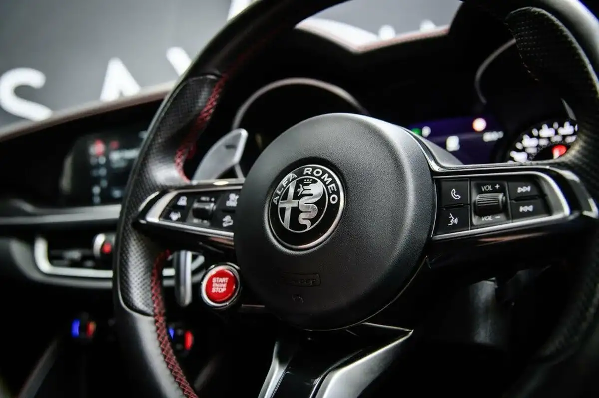 2021-alfa-romeo-stelvio-29-biturbo-quadrifoglio-big-10