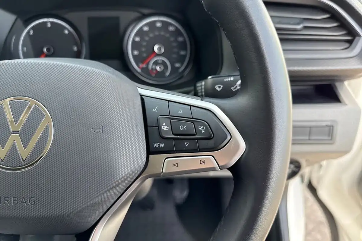 2024-volkswagen-transporter-big-39