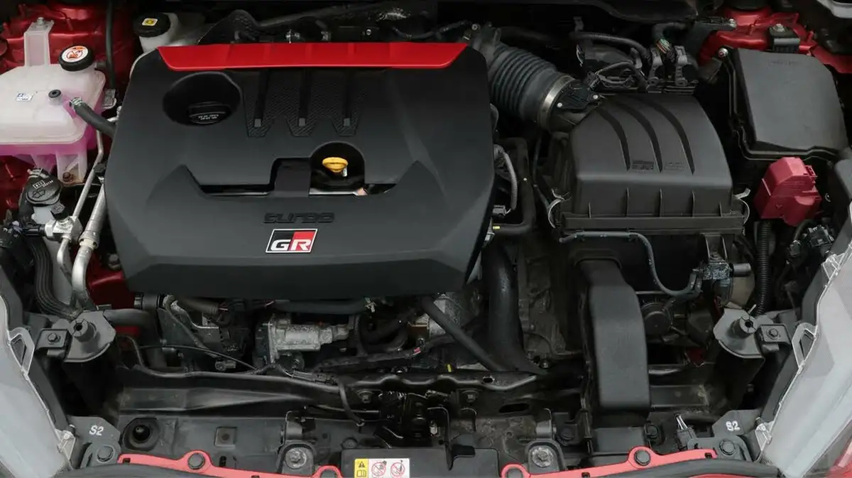 2022-toyota-yaris-16-gr-circuit-pack-big-19
