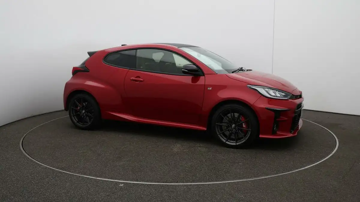 2022-toyota-yaris-16-gr-circuit-pack-big-40