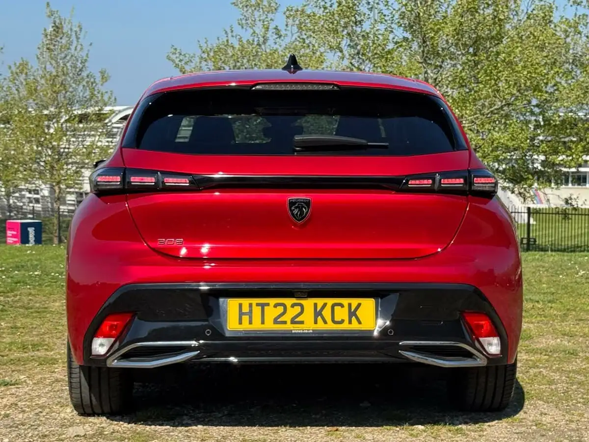 2022-peugeot-308-12-puretech-allure-premium-eat8-big-5