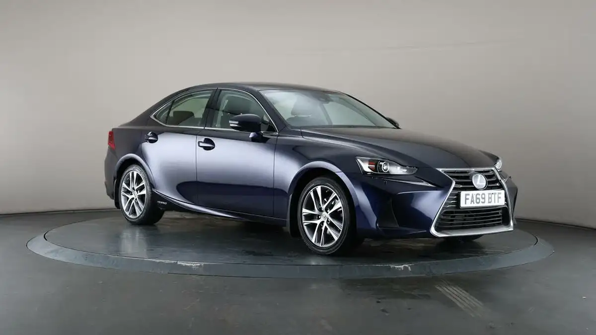 2019-lexus-is-300h-25-is-big-44