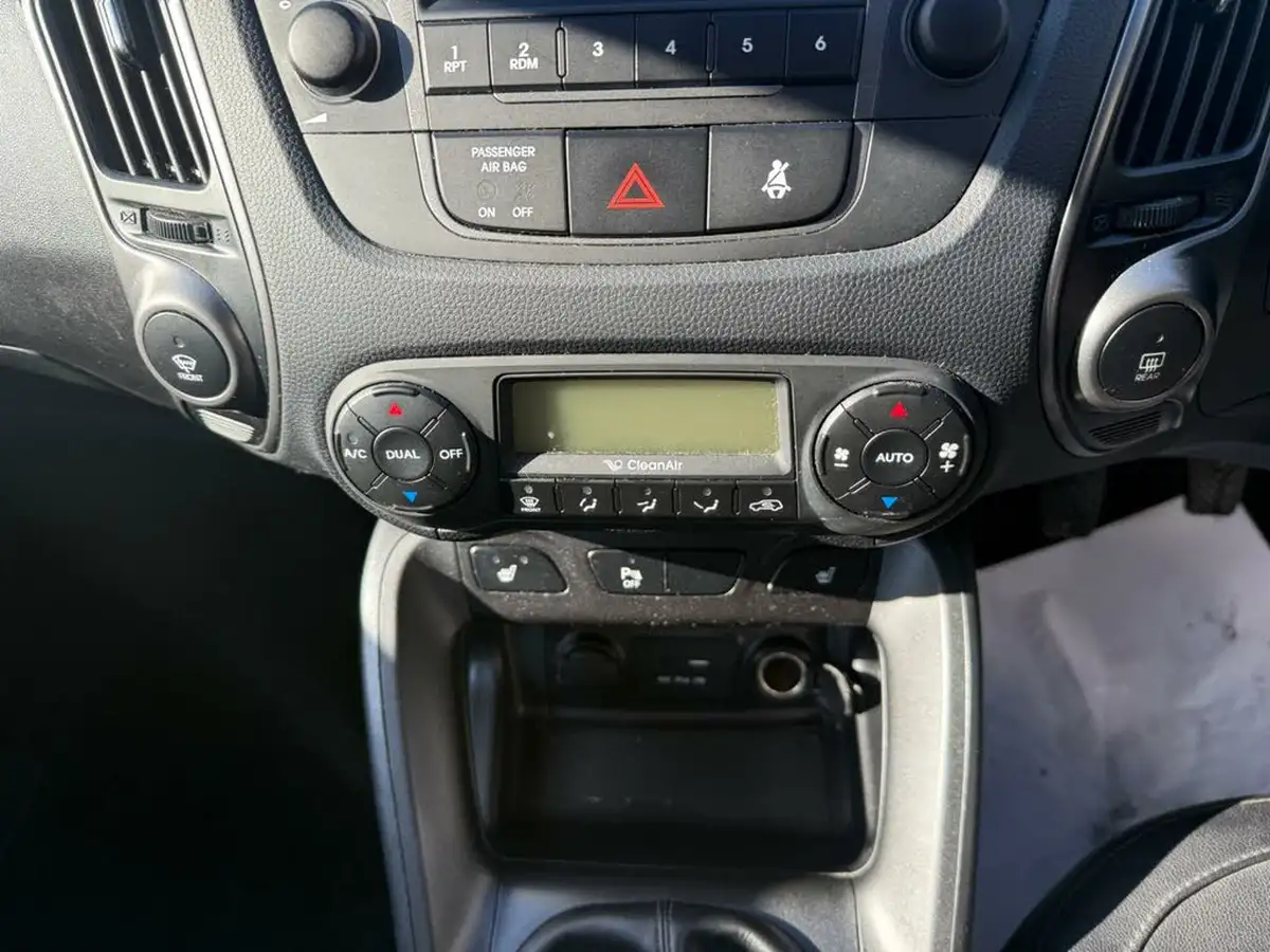 2015-hyundai-ix35-16-se-blue-drive-isg-big-19