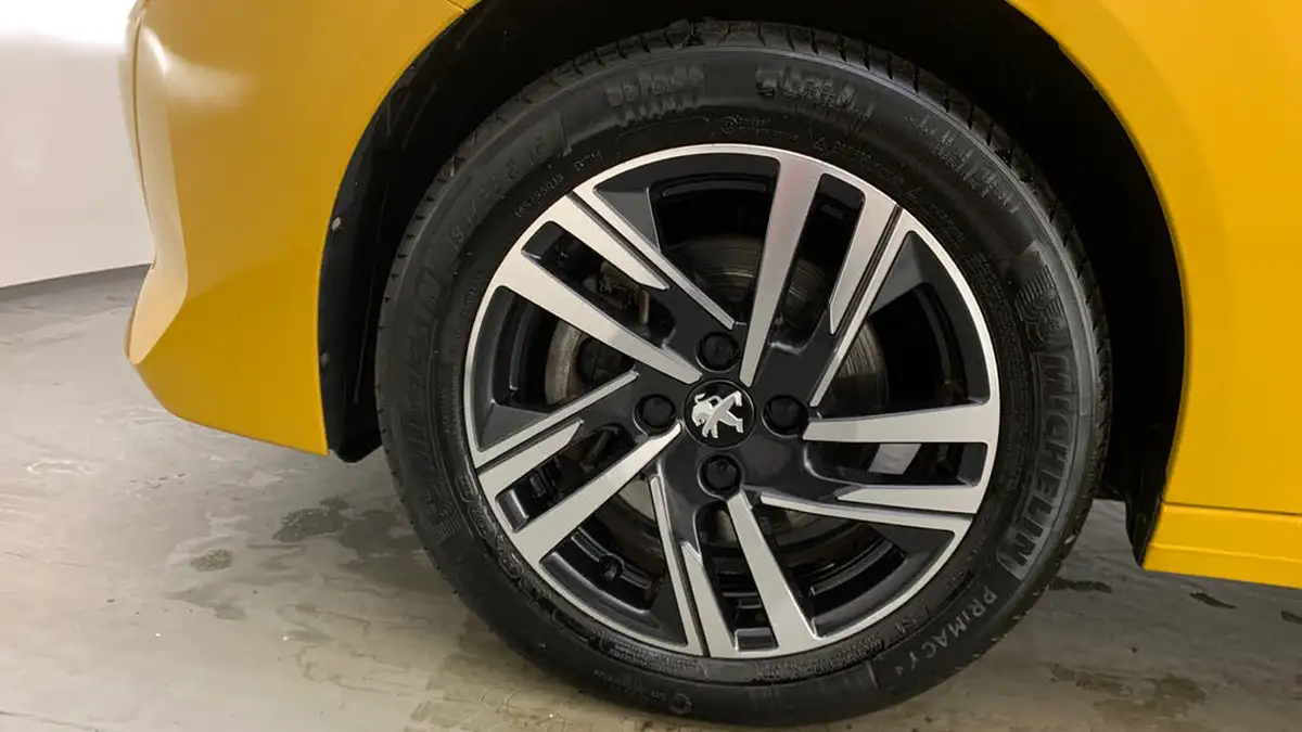 2022-peugeot-208-12-puretech-allure-premium-100bhp-big-5