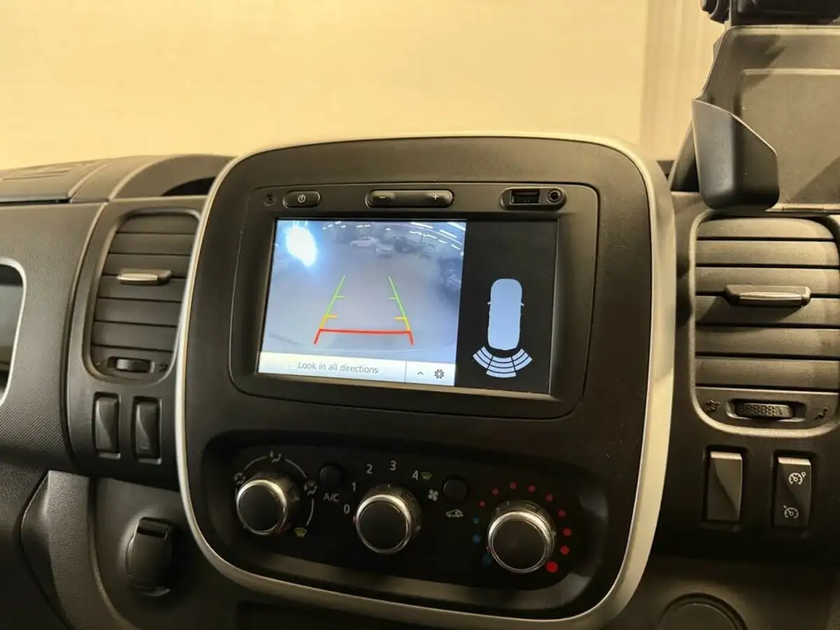 2021-nissan-nv300-20dci-tekna-l1h1-120bhpeu6dt-30-panel-big-15