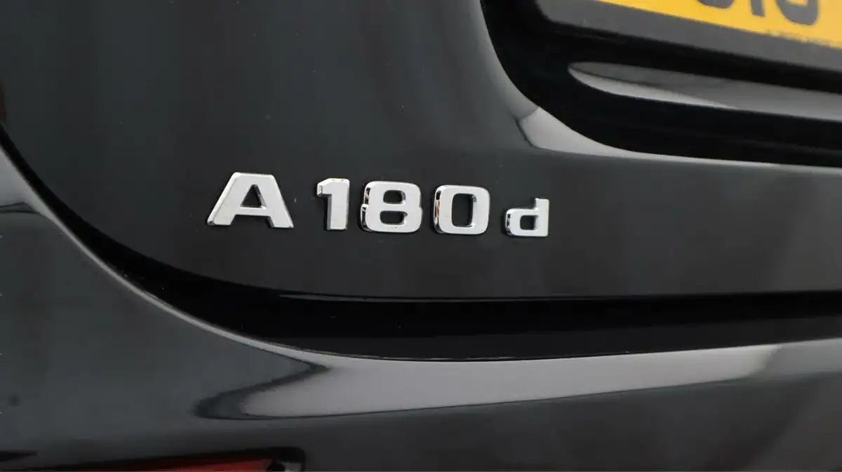 2019-mercedes-benz-a-class-15d-a180d-sport-premium-hatchback-5d-7g-dct-big-22