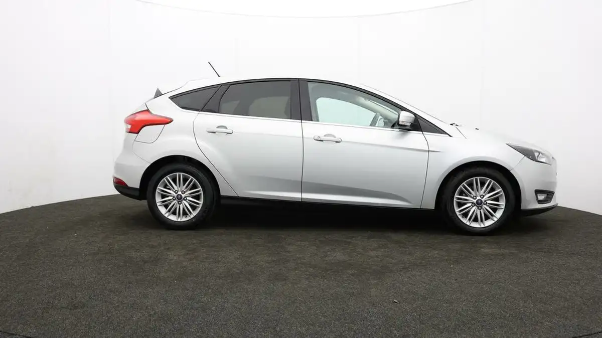 2018-ford-focus-10t-zetec-edition-125ps-hatchback-auto-big-25