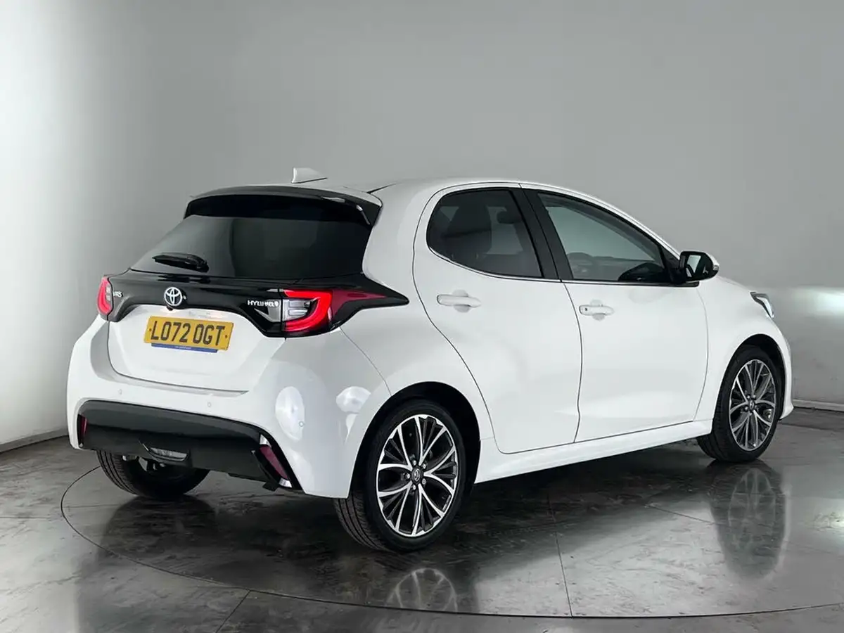 2022-toyota-yaris-15-vvt-i-excel-big-3