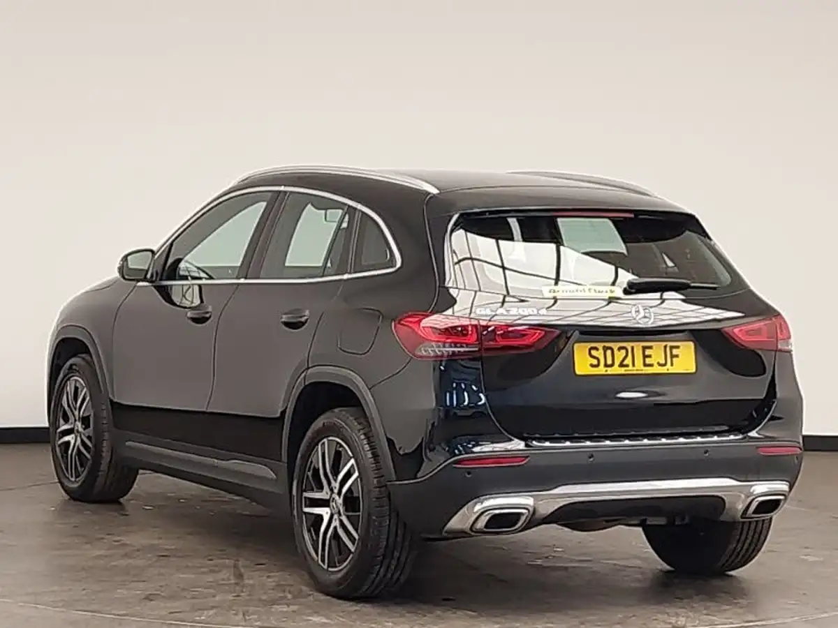2021-mercedes-benz-gla-class-20d-gla-200d-sport-executive-big-1