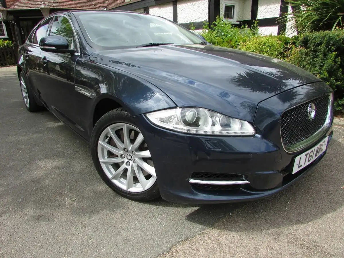 2011-jaguar-xj-series-30td-xj-premium-luxury-lwb-big-2