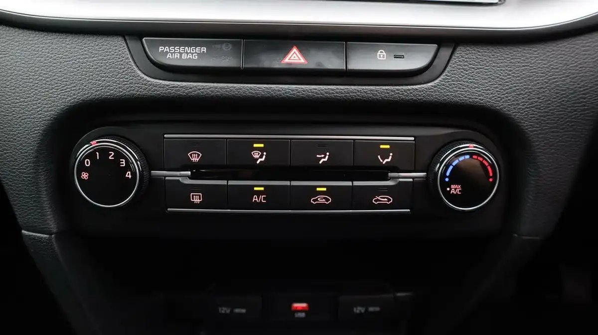 2022-kia-xceed-10-t-gdi-2-big-12