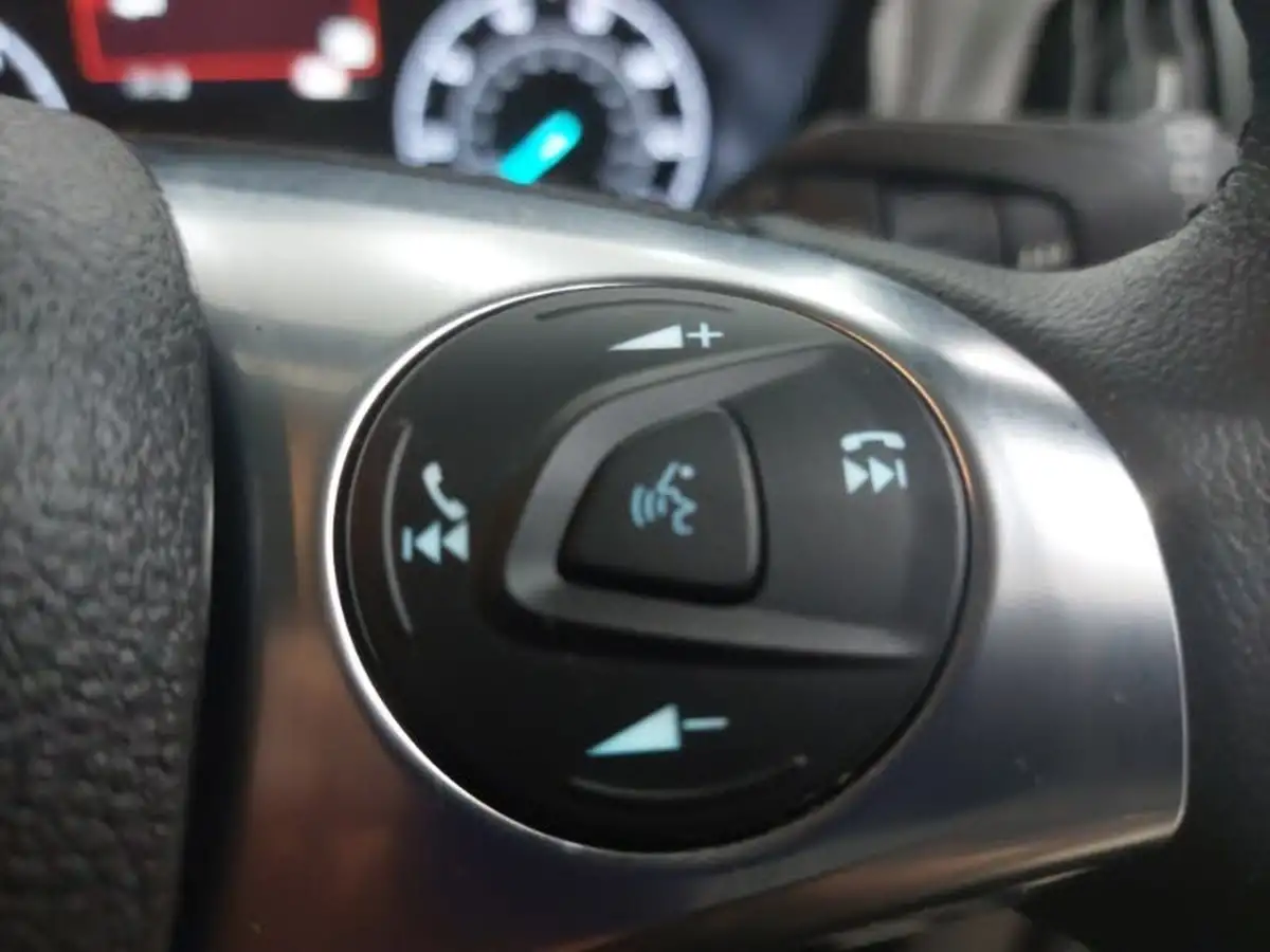 2022-ford-tourneo-connect-15-titanium-120ps-ecoblue-1499cc-powershift-big-12