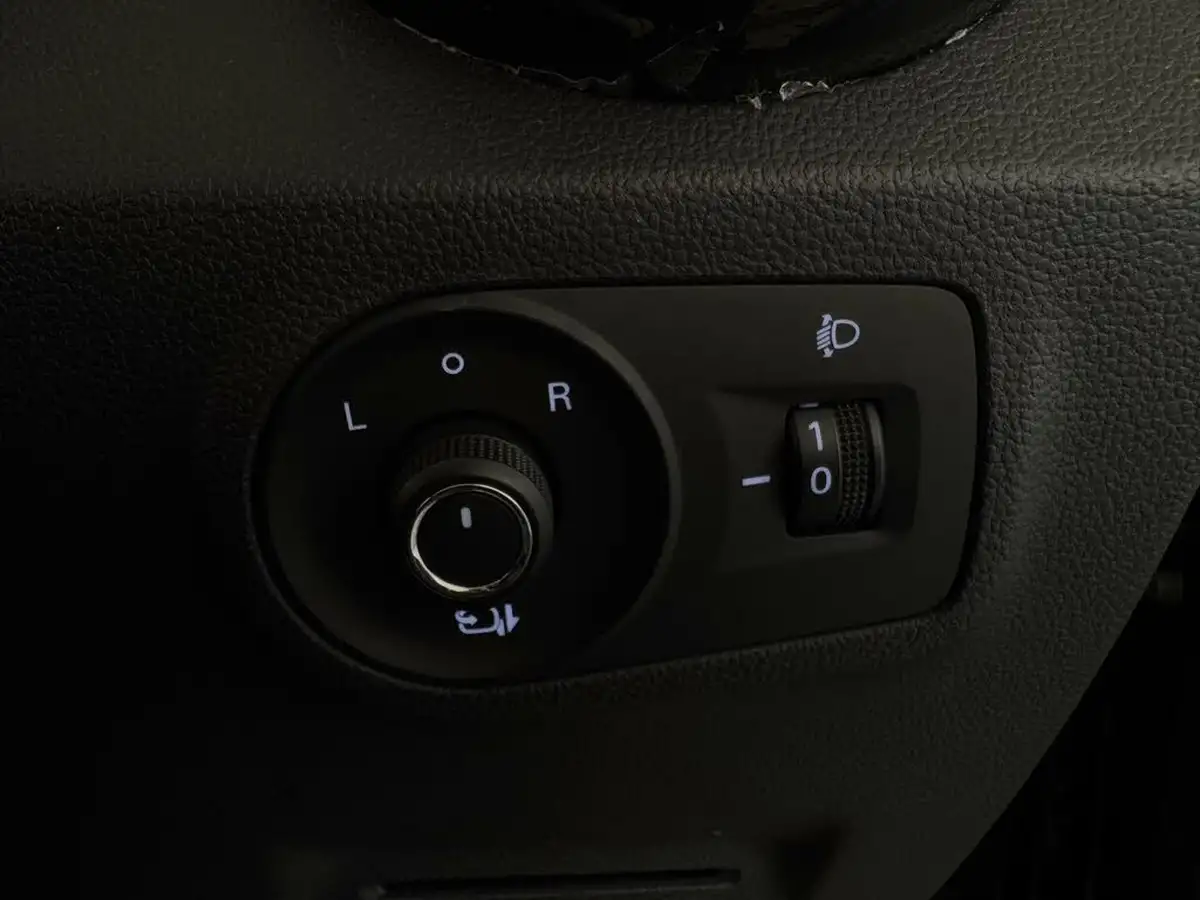 2021-mg-zs-suv-e-exclusive-ev-big-16