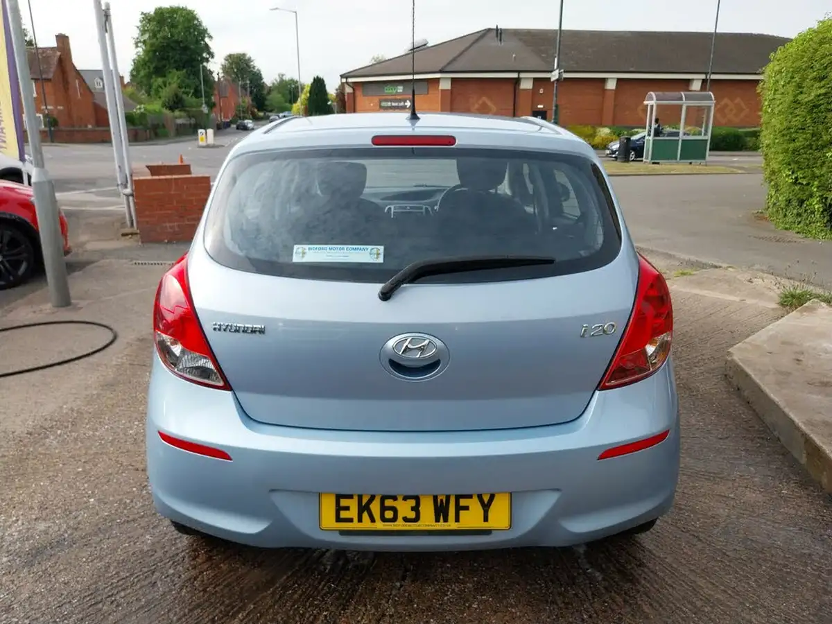 2013-hyundai-i20-12-active-5d-big-7