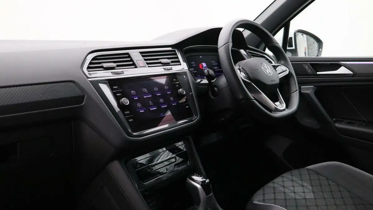 2023-volkswagen-tiguan-15-tsi-r-line-edition-big-31