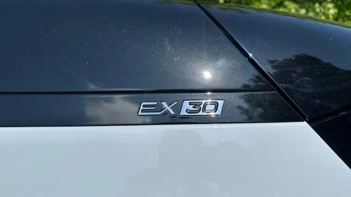 2025-volvo-ex30-e-twin-ultra-big-43