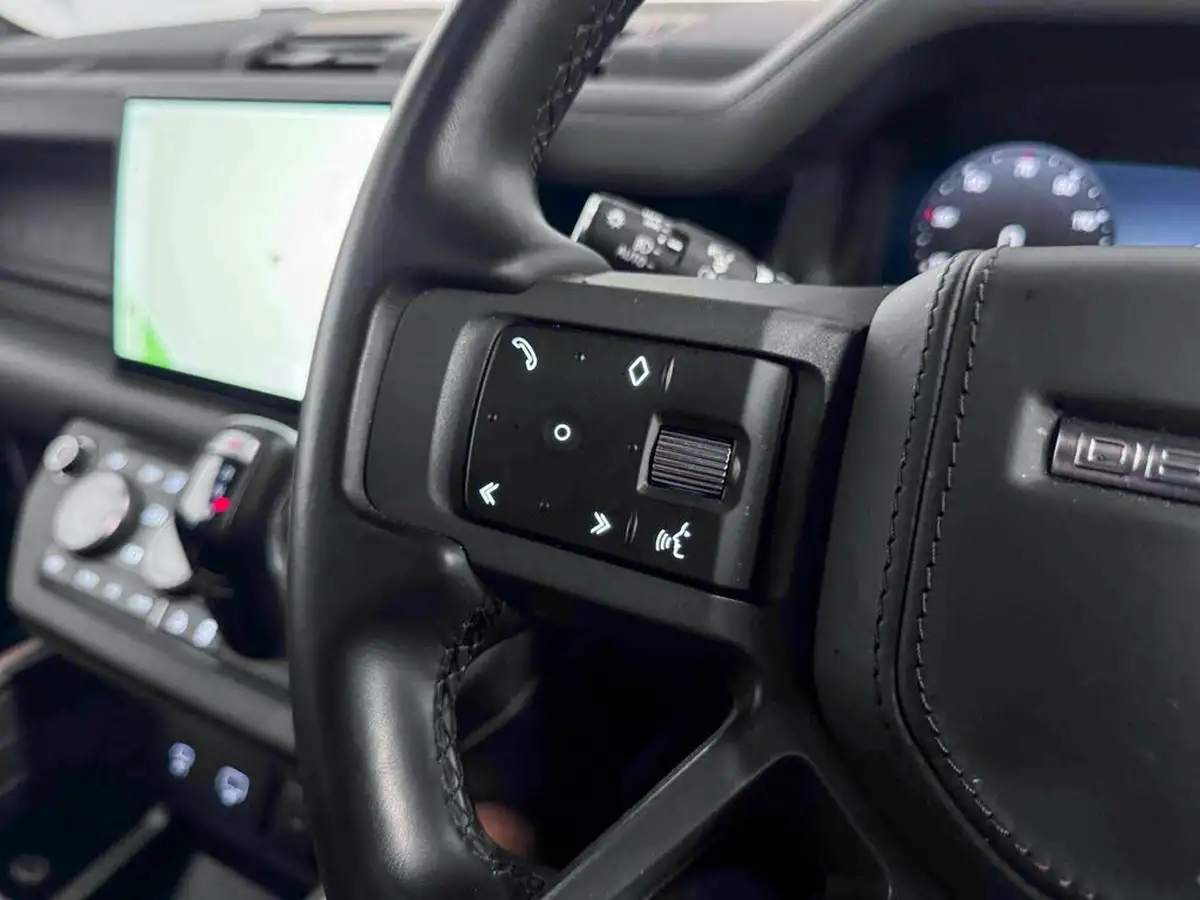 2023-land-rover-90-defender-30-d300-x-big-37