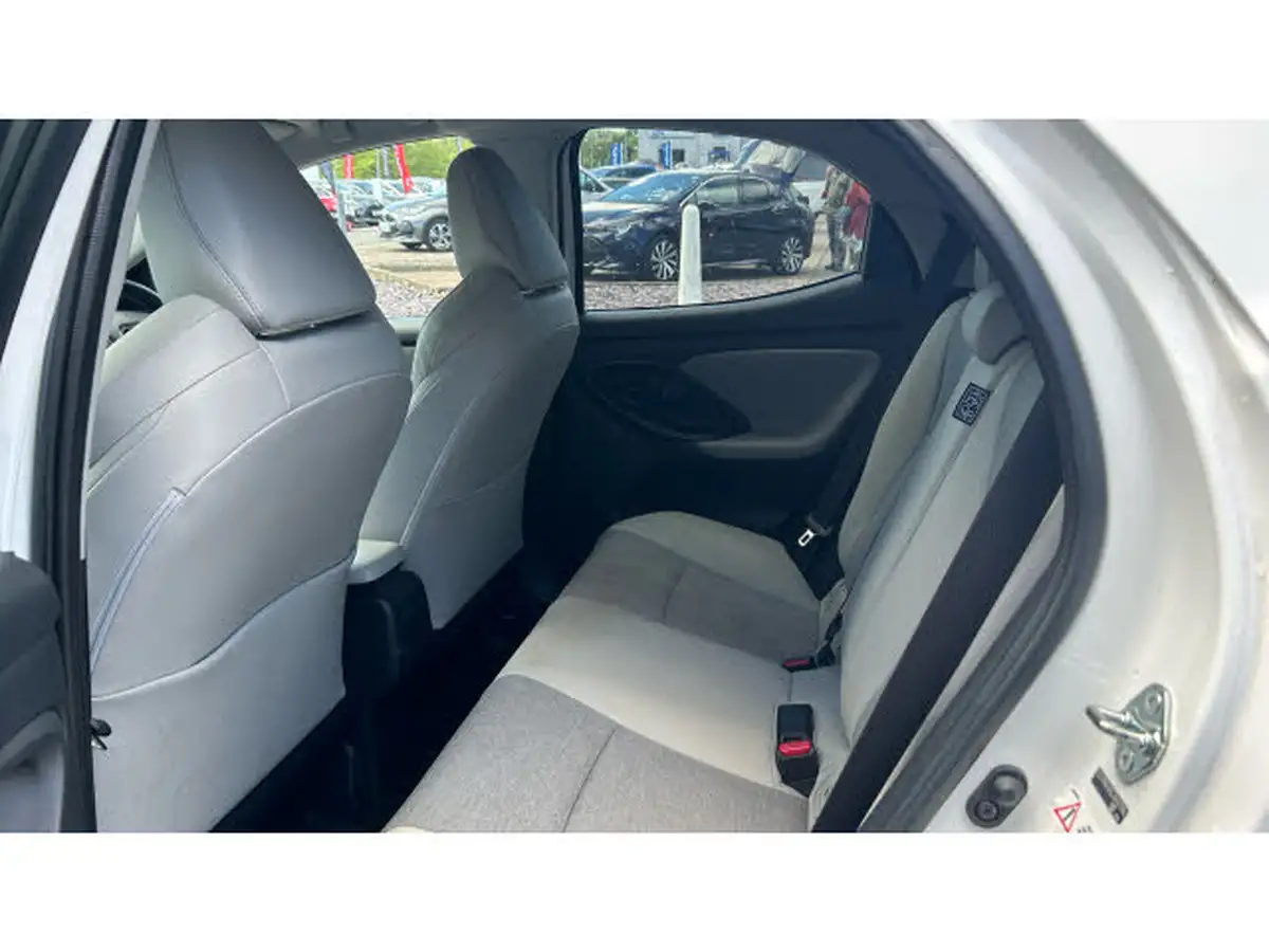 2022-toyota-yaris-15-vvt-i-excel-big-12