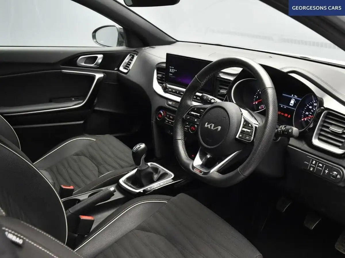 2022-kia-ceed-15-t-gdi-gt-line-big-12